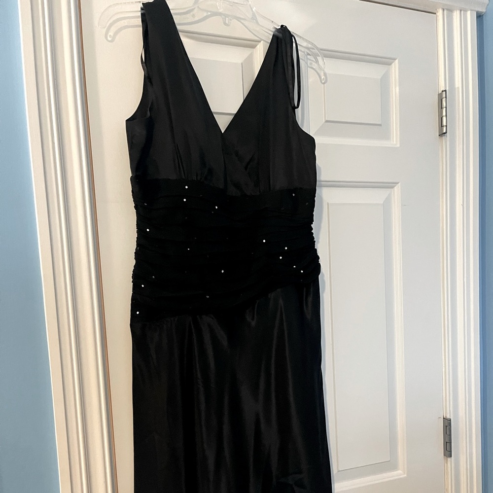 Black satin dress size ten but it seems to run small